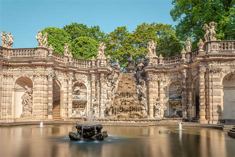  Die Jungfrau im Zwinger ile Orta Çağ'ın Gizemli Ruhu ve İnancının Şaşırtıcı Yansımaları!