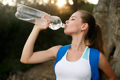 水をたくさん飲む ダイエット、そして宇宙の果てまで泳ぐ夢